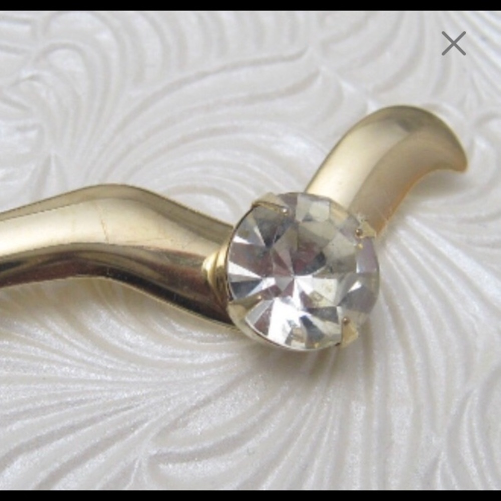 Vintage Rhinestone Pin - chunky stone